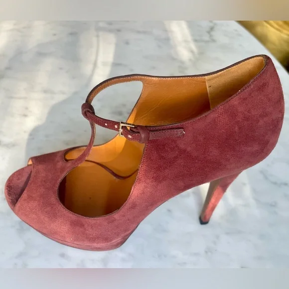 Gucci Suede peep toe heels, T-Strap, buckles, maroon, 37, EUC - Picture 4 of 15